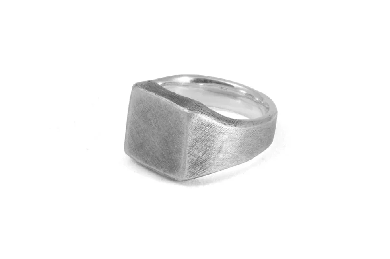 Your Dream Jewelry At Dream Prices #023 - Signet Ring Square