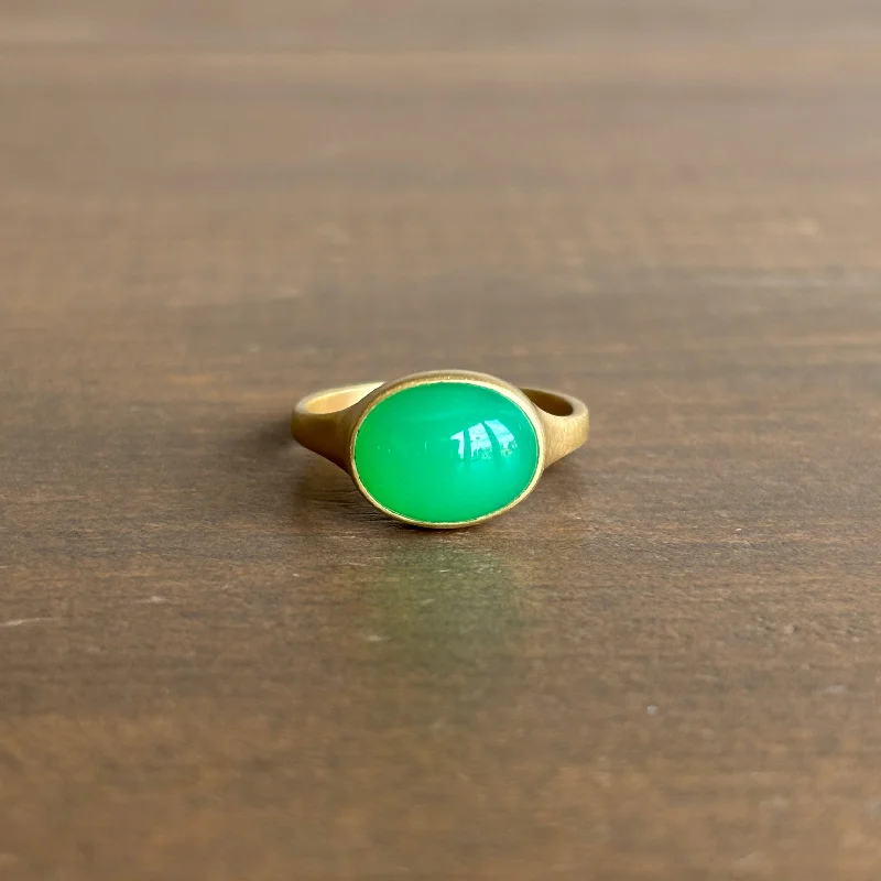 Fashion-Forward Jewelry At Exclusive Discounts Oval Chrysoprase Cabochon East-West Cast Ring