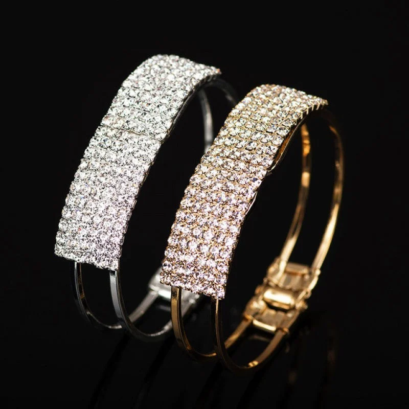 Seasonal Jewelry Sale – Upgrade Your Collection Sparkling Rhinestone Bracelets: Dazzling Glamour and Chic Elegance