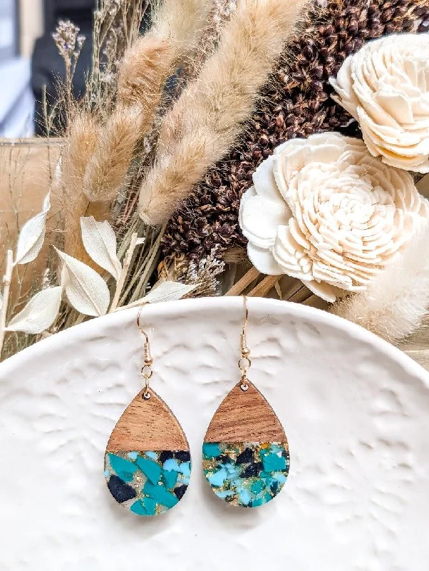 Huge Savings On Timeless Jewelry Collections Beautiful Wood and Resin Mint and Black Earrings