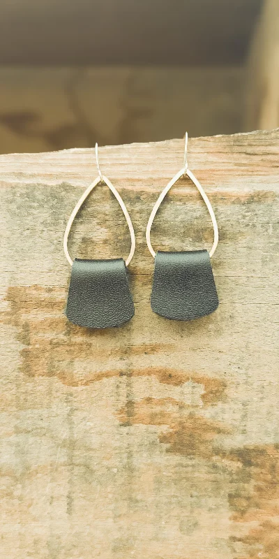 Don't Miss Out – Shop Elegant Jewelry For Less Dainty Boho Black Leather Drop Earrings