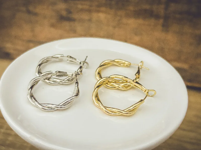 Fashion-Forward Jewelry At Exclusive Discounts The Everyday Hoop Twist