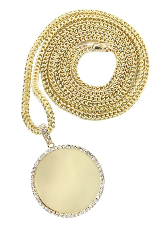 Unmissable Jewelry Clearance – Final Reductions 10K Yellow Gold Round Picture Necklace | Appx. 16.7 Grams