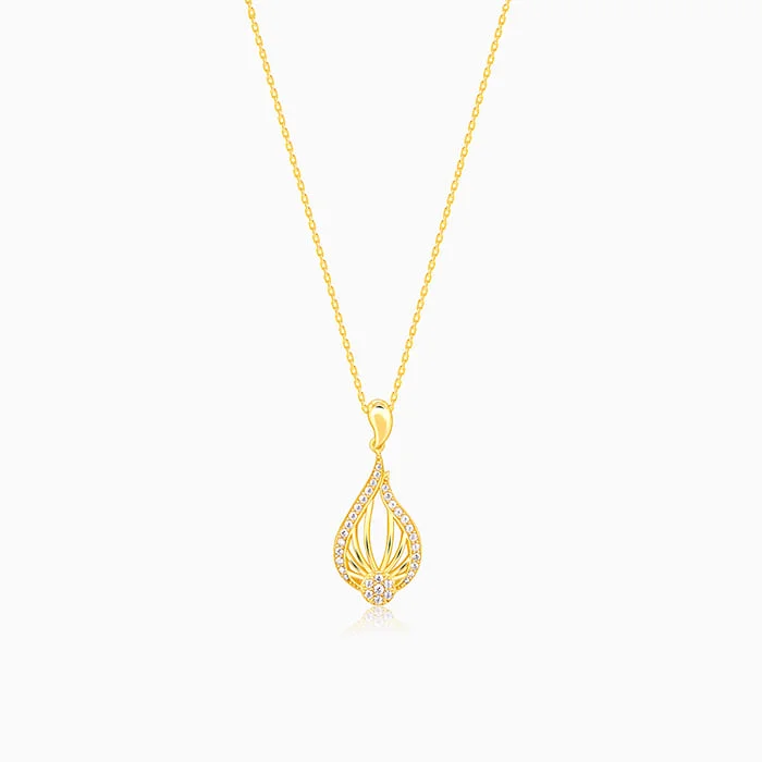 High-Quality Gemstone Jewelry For Special Occasions Golden Glint Pendant With Link Chain