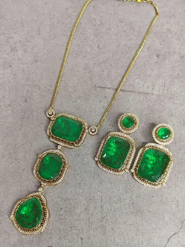 Sparkle In Style With Our Best Jewelry Deals Emerald Green Necklace With Earring Set